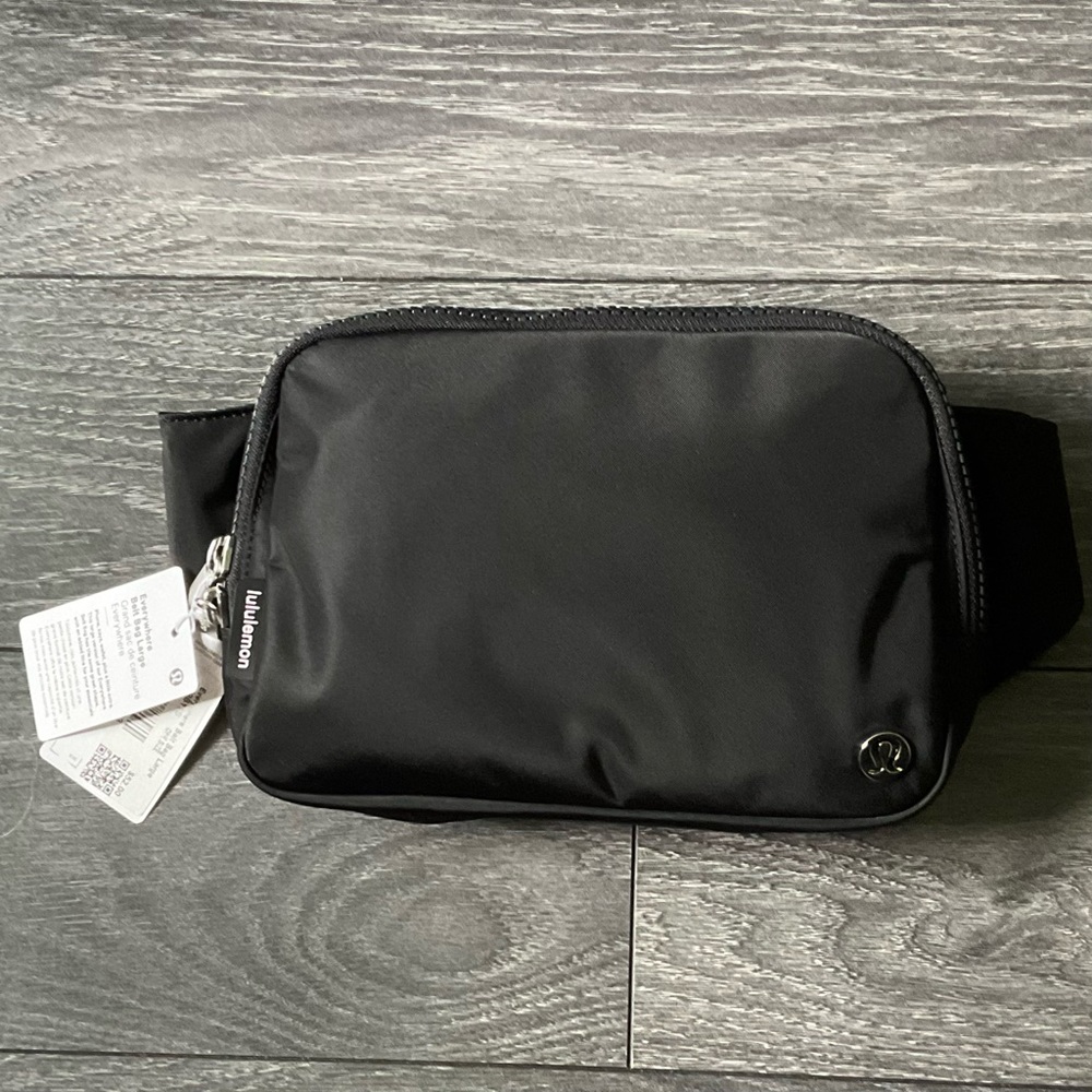 New Release Lululemon Large Everywhere Belt Bag Black EBB Fanny Pack NWT - Picture 8 of 12